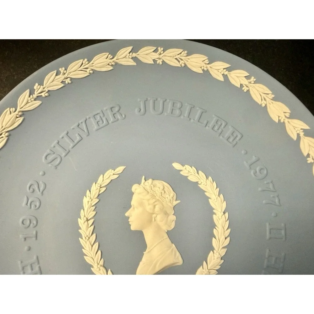 Wedgwood Jasperware Blue Lot Silver Jubilee Plate Wedding Plate & Vase England